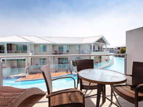 245 Pacific Blue 265 Sandy Point Rd air conditioned unit with resort facilities and linen supplied, Salamander Bay